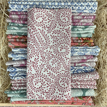 Load image into Gallery viewer, Pink Leaf Napkins - Set of 4