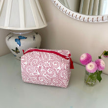 Load image into Gallery viewer, Pink Leaves Handblock Quilted Washbag