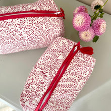 Load image into Gallery viewer, Pink Leaves Handblock Quilted Washbag