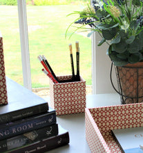 Load image into Gallery viewer, Red Kite Pencil Pot