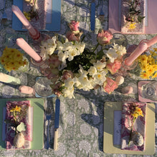 Load image into Gallery viewer, Saskia Tablecloth - Green