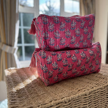 Load image into Gallery viewer, Fife Handblock Quilted Washbag -
